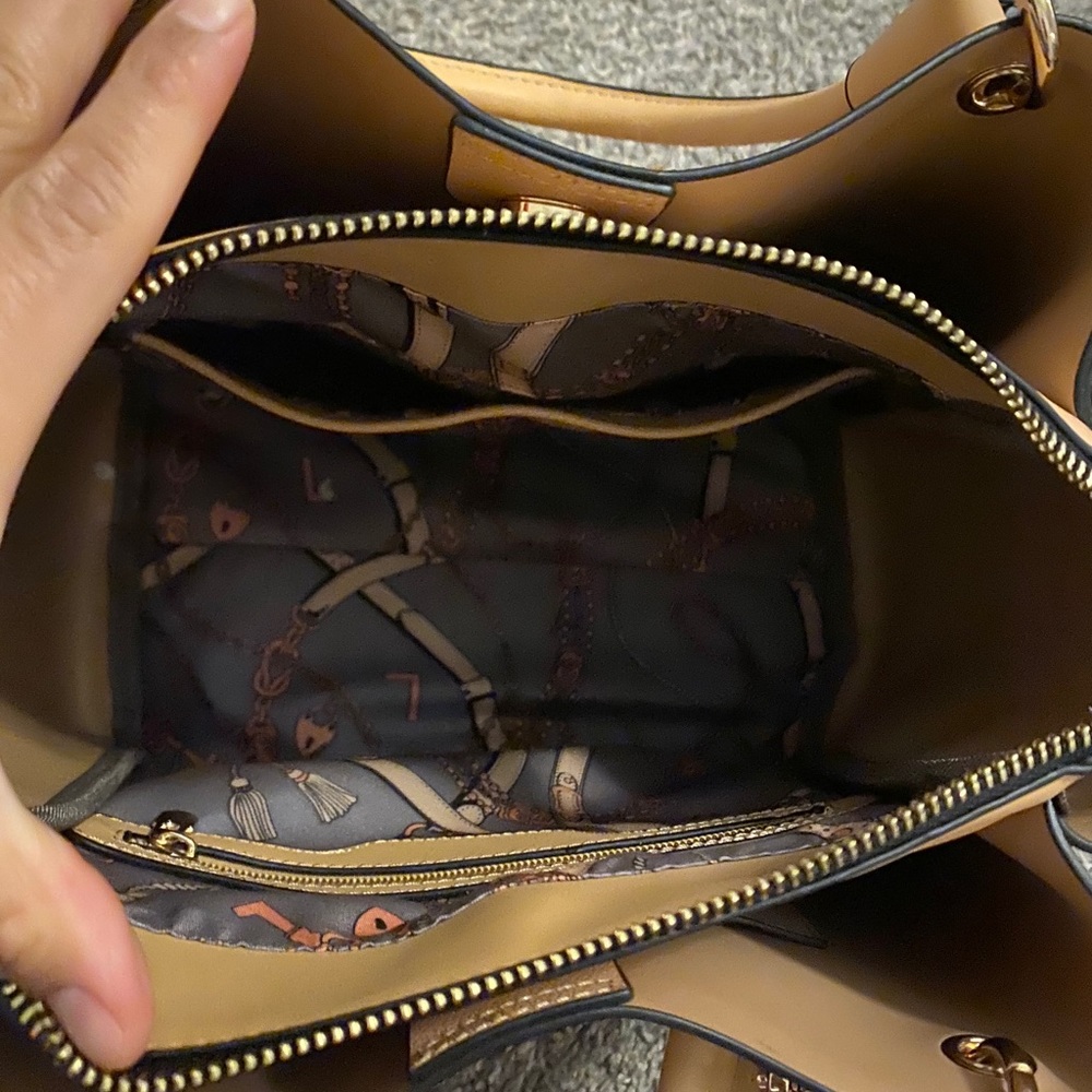 Target Handbag - Picture 4 of 4